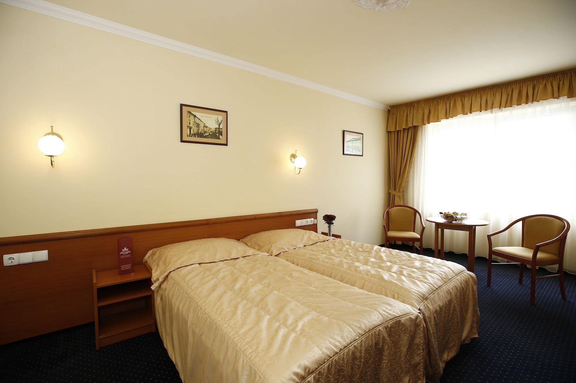 Hotel Korona Wellness, Rendezveny Es Borszalloda 4*