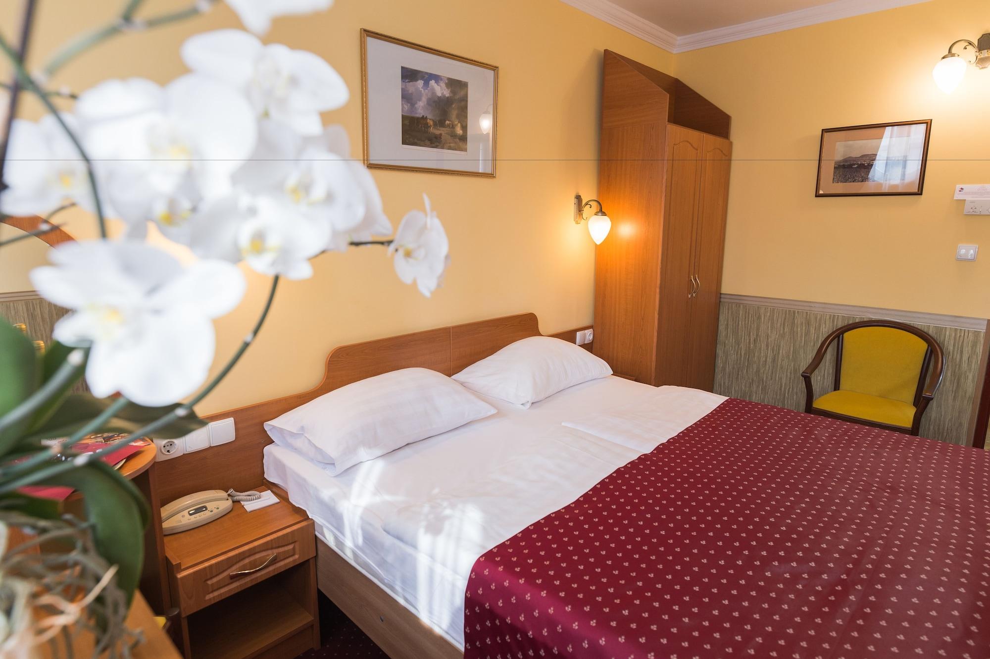 Korona Wellness, Rendezveny Es Borszalloda Hotel
