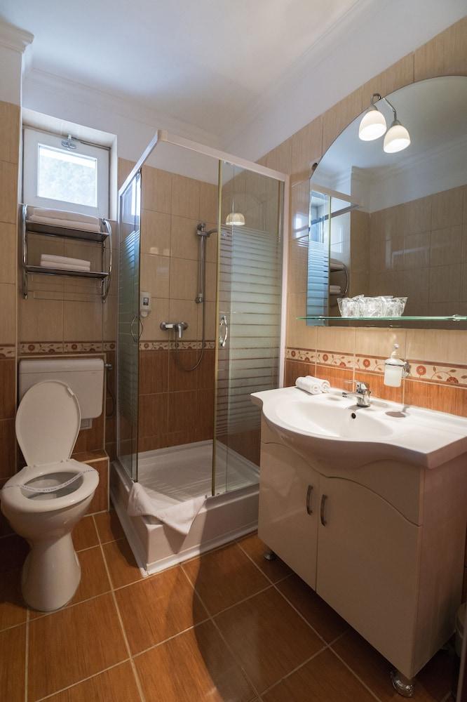 Korona Wellness, Rendezveny Es Borszalloda Hotel