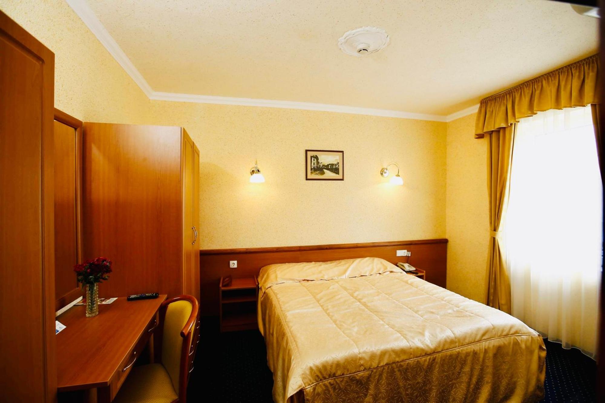 Hotel Korona Wellness, Rendezveny Es Borszalloda Eger