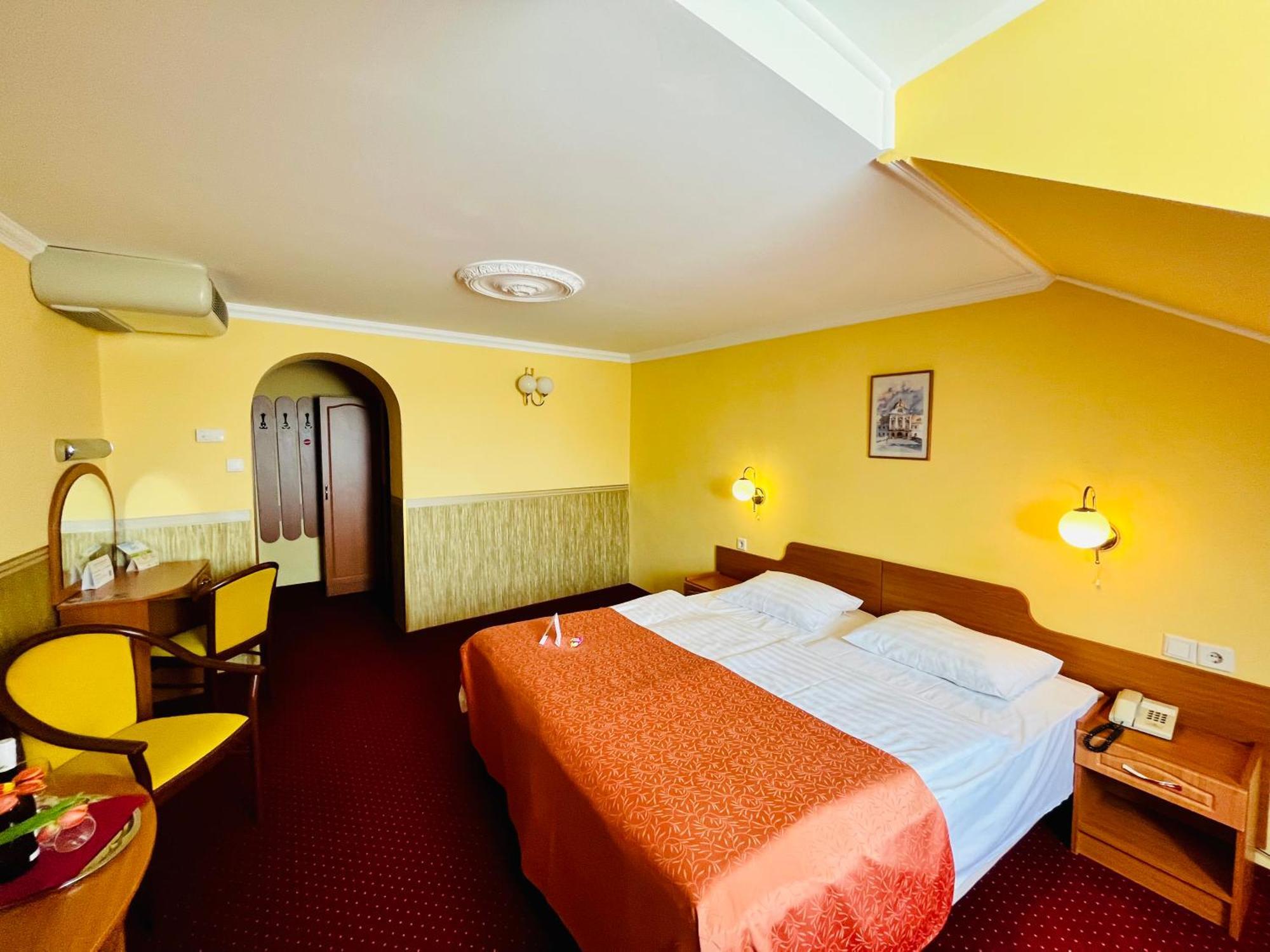 Hotel Korona Wellness, Rendezveny Es Borszalloda