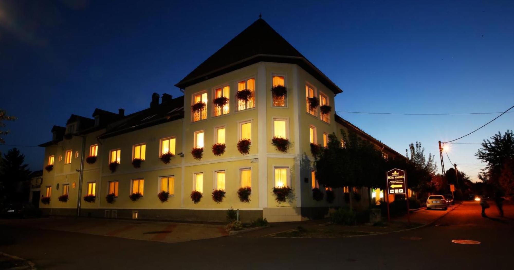 Korona Wellness, Rendezveny Es Borszalloda
