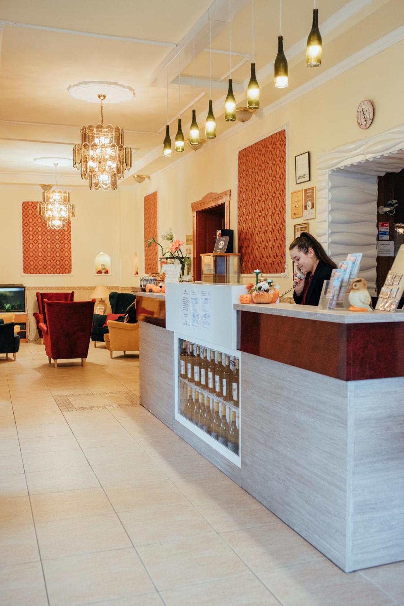 Korona Wellness, Rendezveny Es Borszalloda 4* Eger