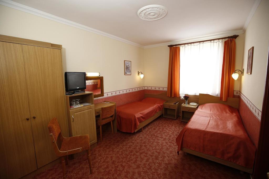 Korona Wellness, Rendezveny Es Borszalloda Eger