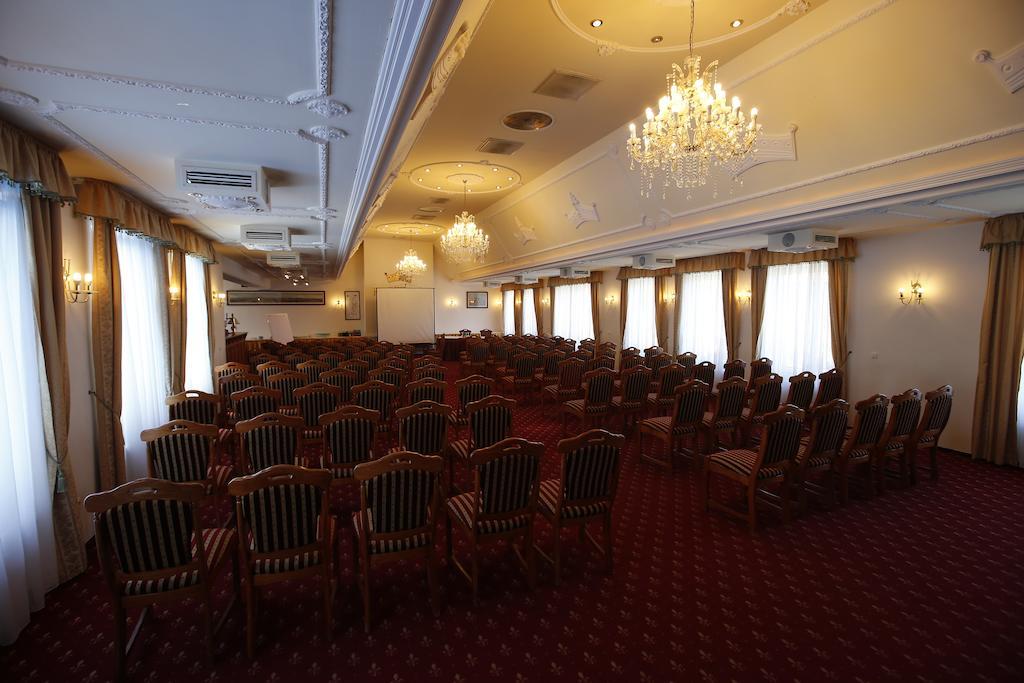 Korona Wellness, Rendezveny Es Borszalloda Hotel